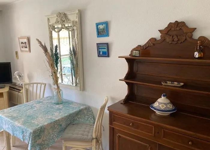 T2 Climatise Avec Parking, Centre-ville - Fr-1-308-184 Apartman Le Lavandou